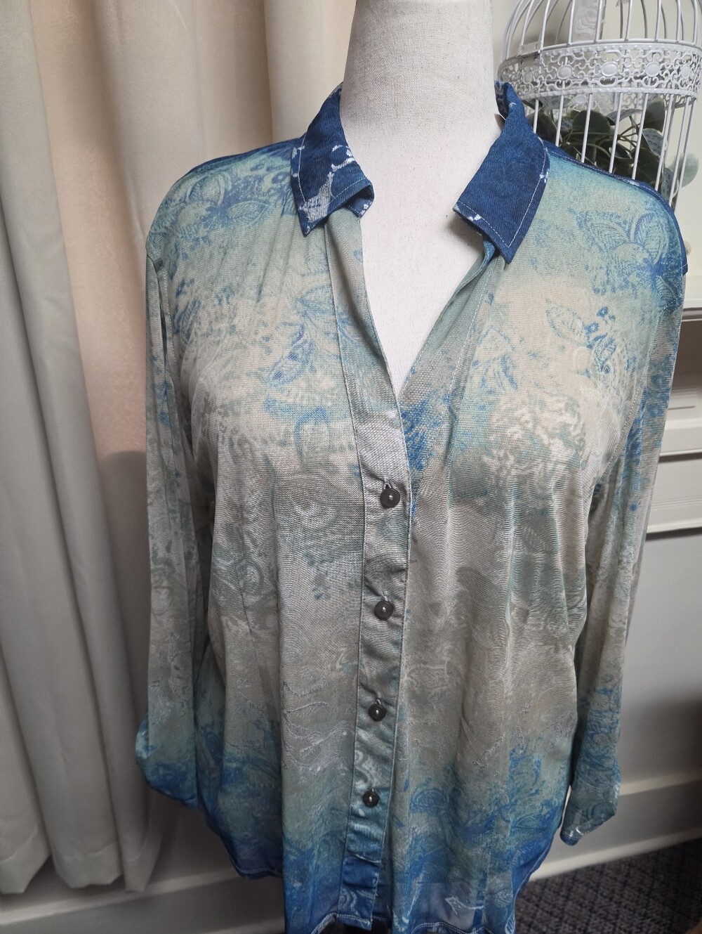NWT Chico's Blue Gradient Sheer Floral Button-Up Blouse Size XL